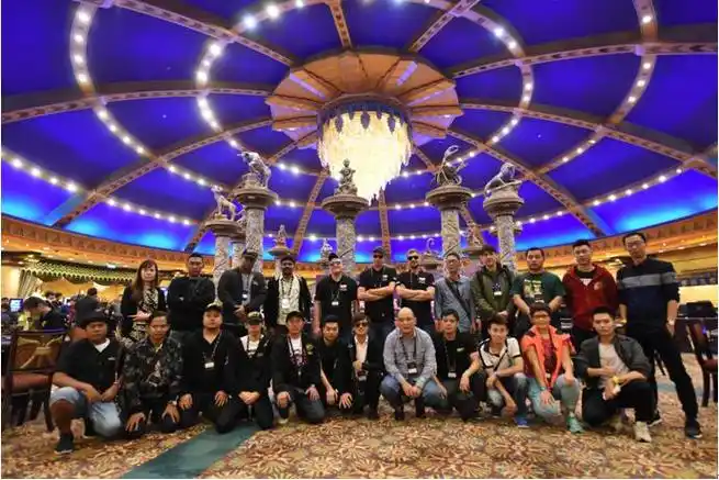 马刺新秀中场现身公共厕所，球迷当场愣住