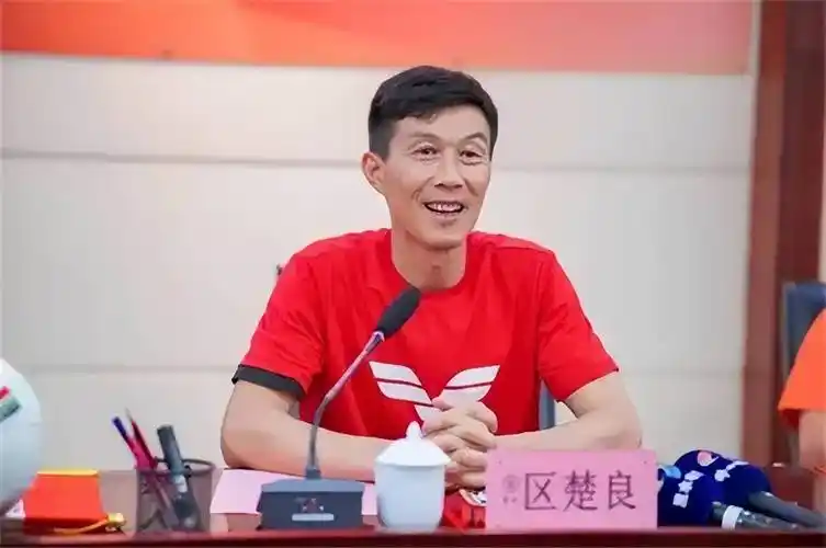 我支持东契奇，我感觉湖人球迷绝大部分都是支持东契奇的